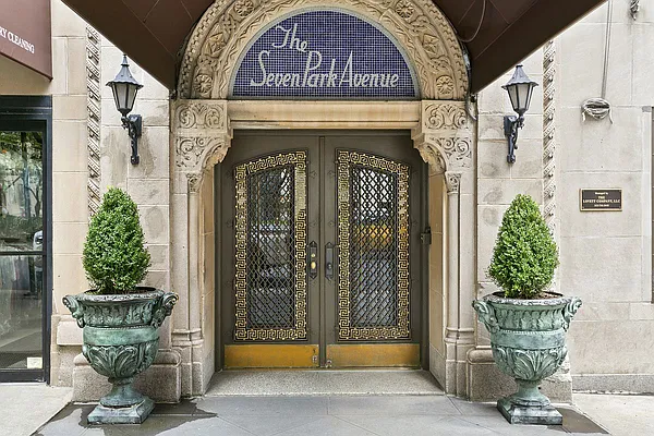 Sold by Bond New York | media 6