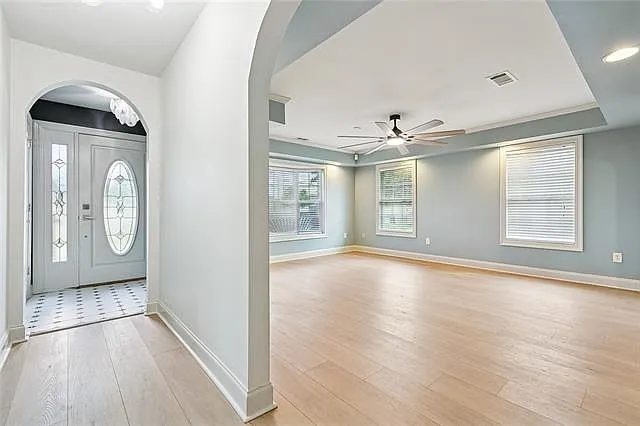 3 bed, 2.0 bath, 1875 sqft, $2,400 — Photo 3