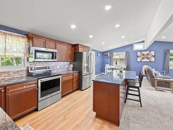 5th image of 536 4th St N