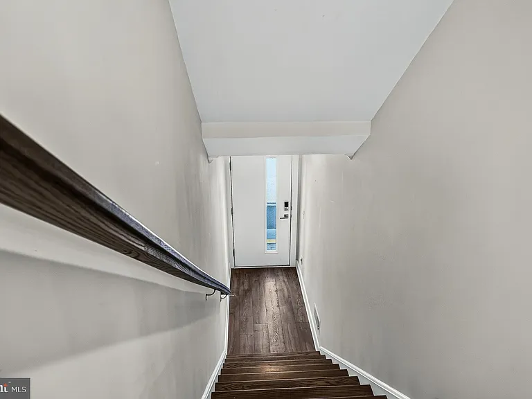 1013 S Taylor Ct — Photo 2