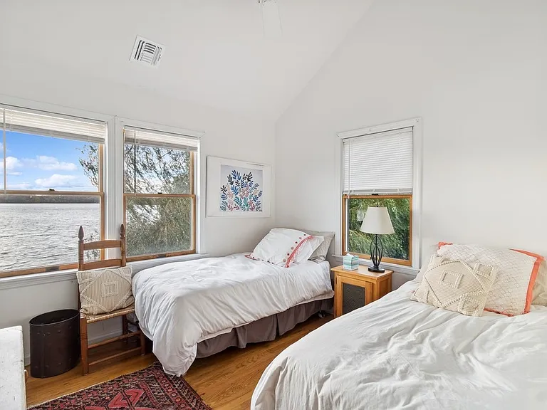 102 Mill Pond Ln — Photo 19