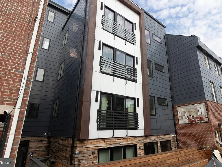 938 New Market St #103 — Photo 14
