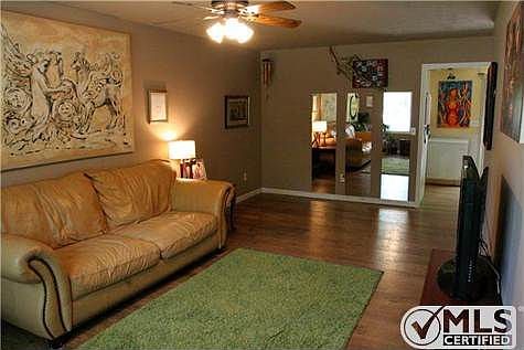 1st image of 115 Sunnyhill Trl