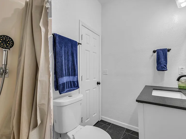 1209 Southey St — Photo 9