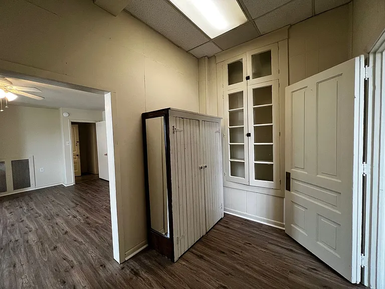 212 E Main St - DNTF — Photo 27