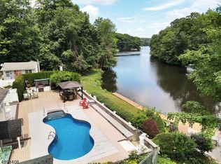 506 Warwick Tpke, Hewitt, NJ 07421