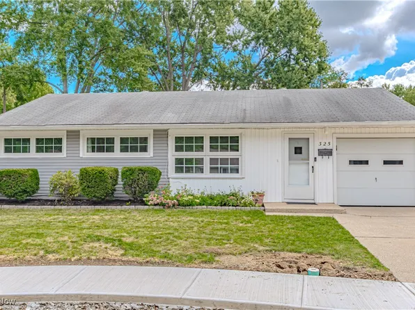 325 Adrian Dr, Berea, OH 44017