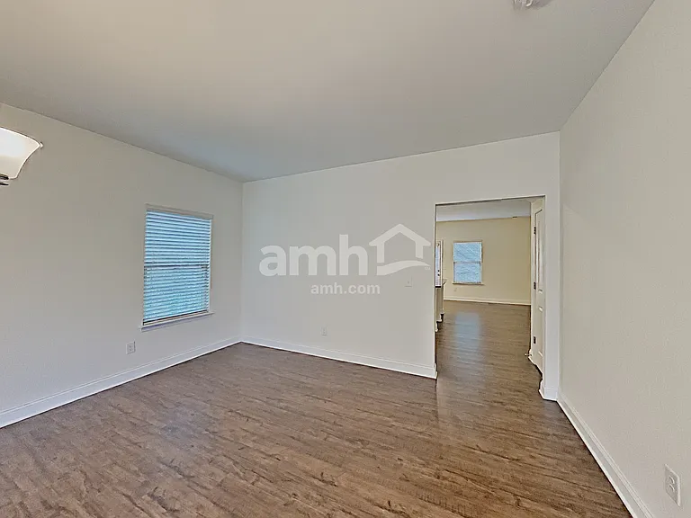411 Pearson Cir — Photo 12