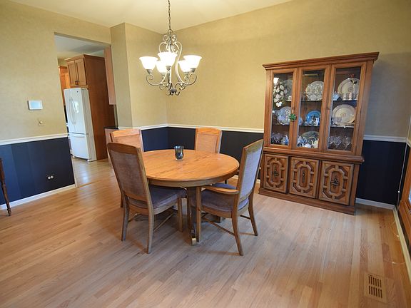 5th image of 770 Elderberry Ct