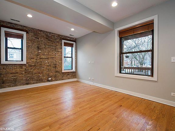 2nd image of 4055 N Hermitage Ave #1