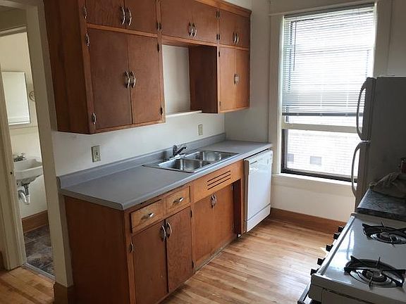 Similar to the lower level apartments