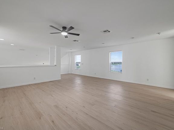 5th image of 2800 Amberwood Ln
