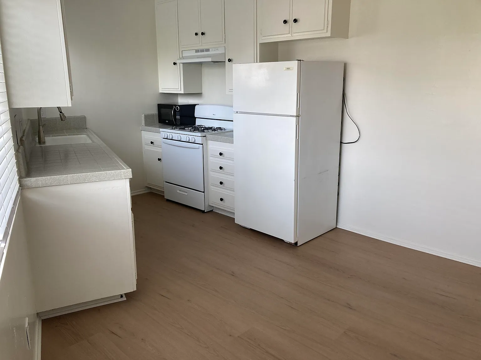 2 bed, 1.5 bath, 900 sqft, $3,650 — Photo 4