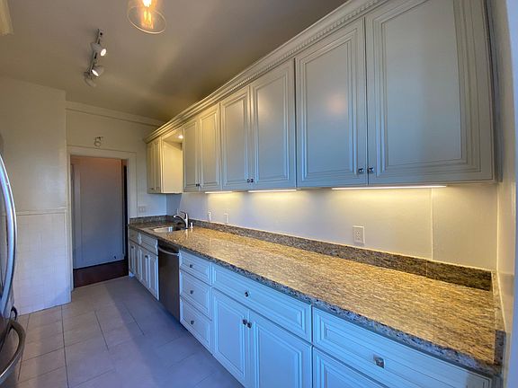 5th image of 2060 Leavenworth St APT 5