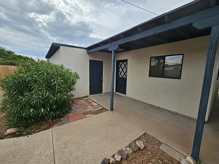 1527 E Silver St #2 — Photo 16