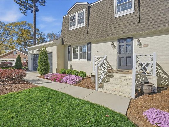 3rd image of 1353 Stephens Rd