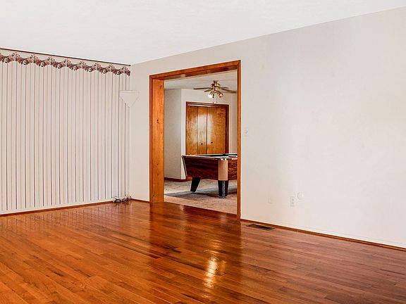 4th image of 704 Melody Ln