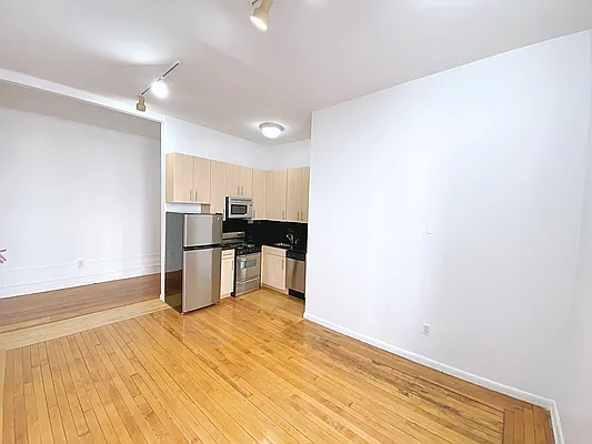 Rented by Rachel Realty | media 3