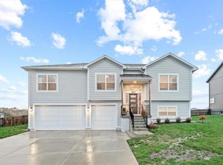 1907 Owen Dr, Pleasant Hill, MO 64080