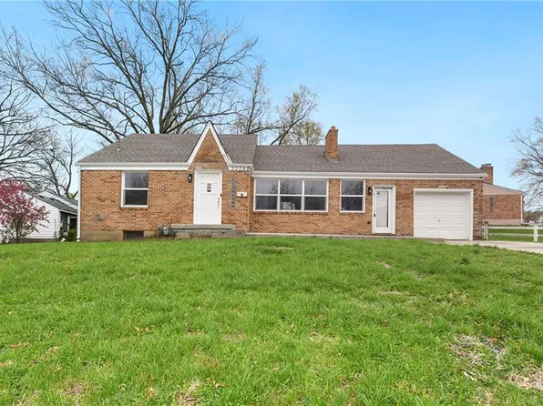 3224 E Barker Cir, Kansas City, KS 66104