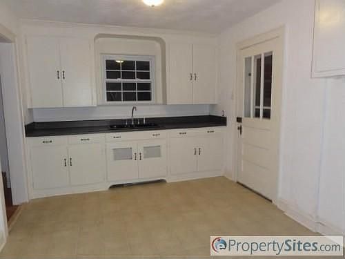 5th image of 3515 Forest Hill Ave NW