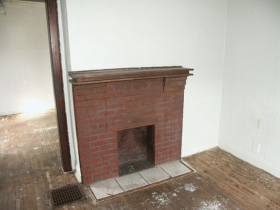 3rd image of 355 Cypress Ave