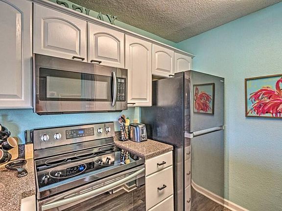 5th image of 111 Driftwood Bay S Unit 223