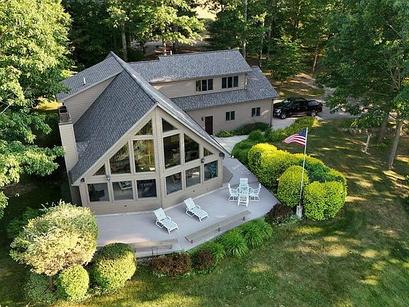 5th image of 4821 Crescent Beach Rd