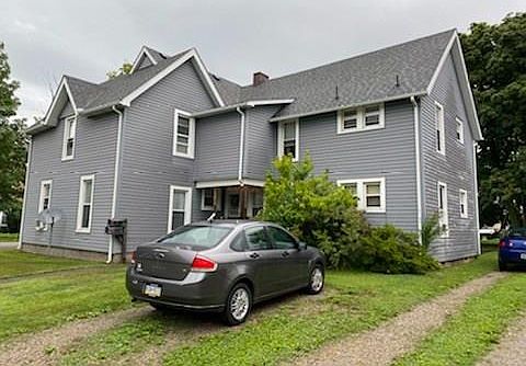 3rd image of 31 Eagle St