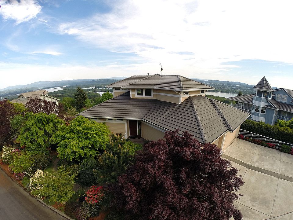 2nd image of 432 NW View Ridge St