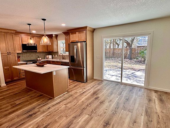 3rd image of 226 Jasmine Rd