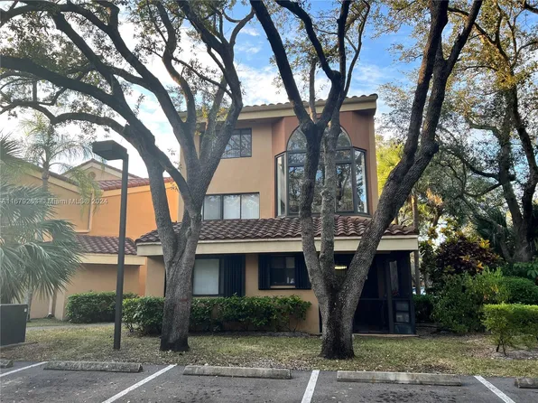 15525 Miami Lakeway N APT 201, Miami Lakes, FL 33014