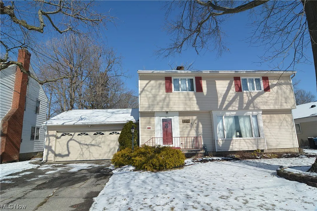 2016 W 11th St photo 1
