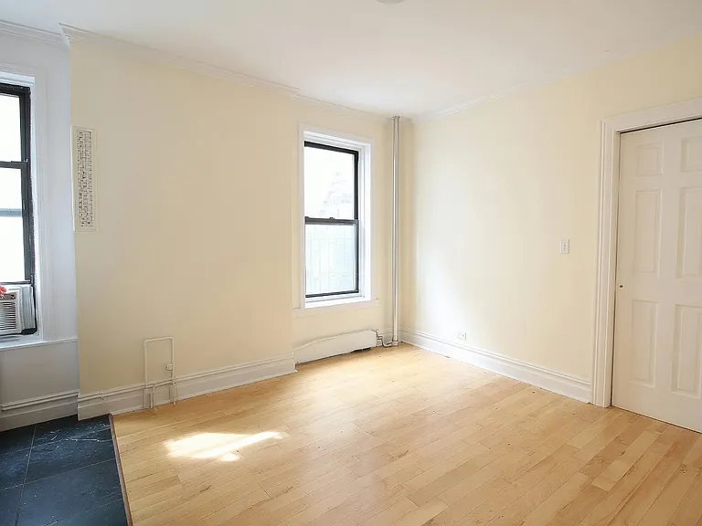 25 Cornelia St #21 — Photo 1