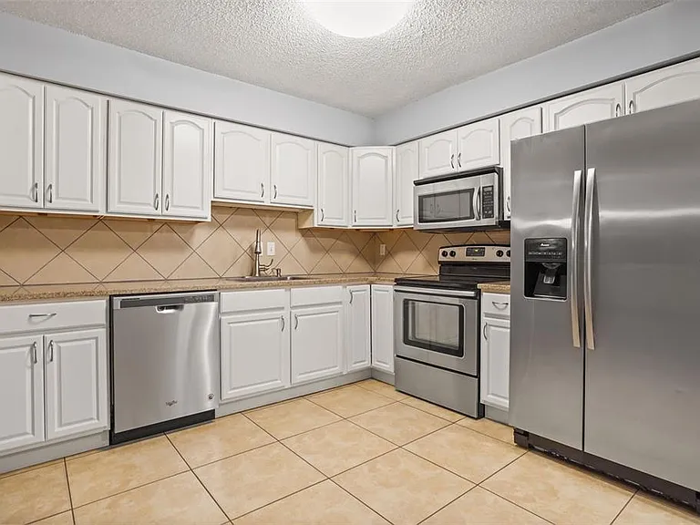 2720 S Sunrise Ct #2 — Photo 17