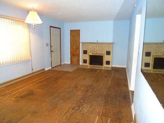 4th image of 21291 Mays Dr