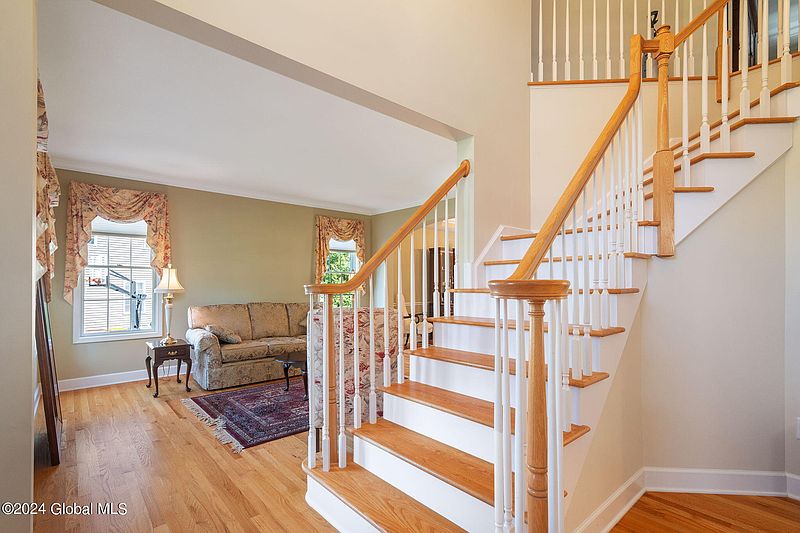 4th image of 17 Fairview Lane