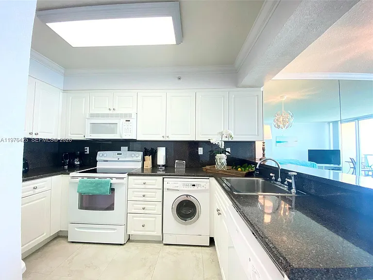 2501 S Ocean Dr #1104 — Photo 10