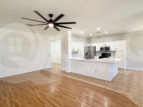 4th image of 2558 S Martingale Rd