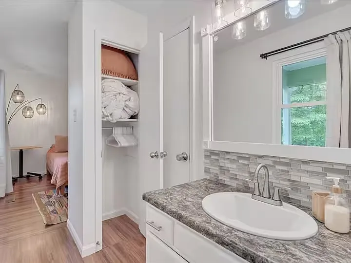 805 Horton Rd — Photo 25