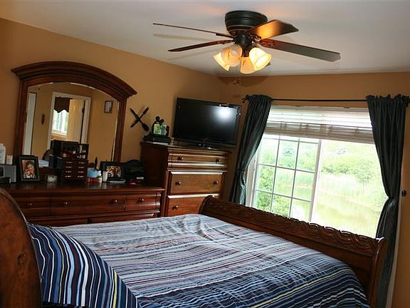 3rd image of 474 Rock Hall Cir