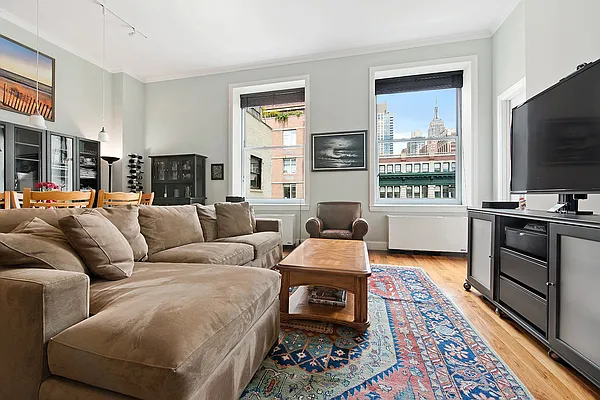 Sold by Nest Seekers International | media 15