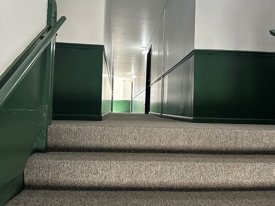 Hallway leading to 3C