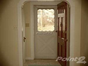 Front door with vestibule