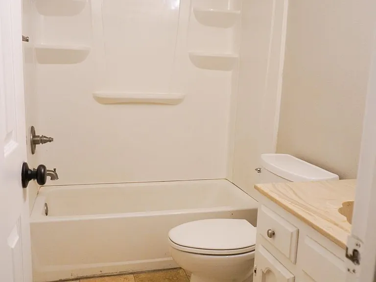8539 Longwood View Ave — Photo 10