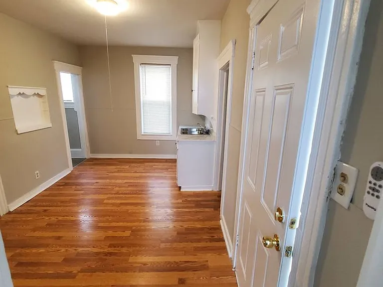 4216 Clybourne Ave — Photo 12