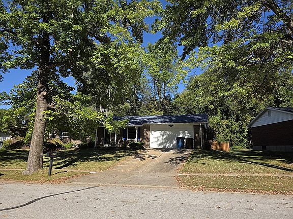 5th image of 6758 English Oak Dr