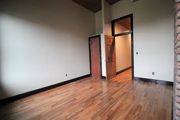 Rented by OCTAN REALTY MANAGEMENT LLC | media 18