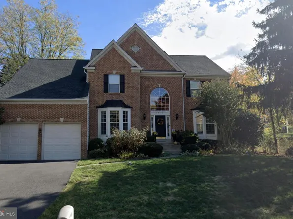 1302 Monroe St, Herndon, VA 20170