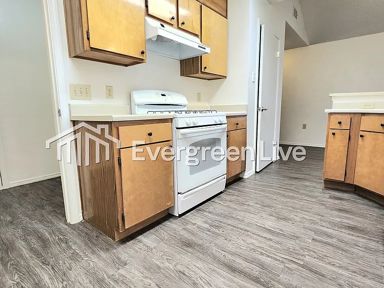 2252 Taos Ct — Photo 8